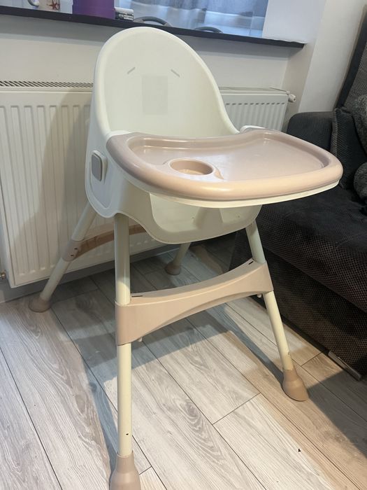 Vand scaun de masa pentru copil