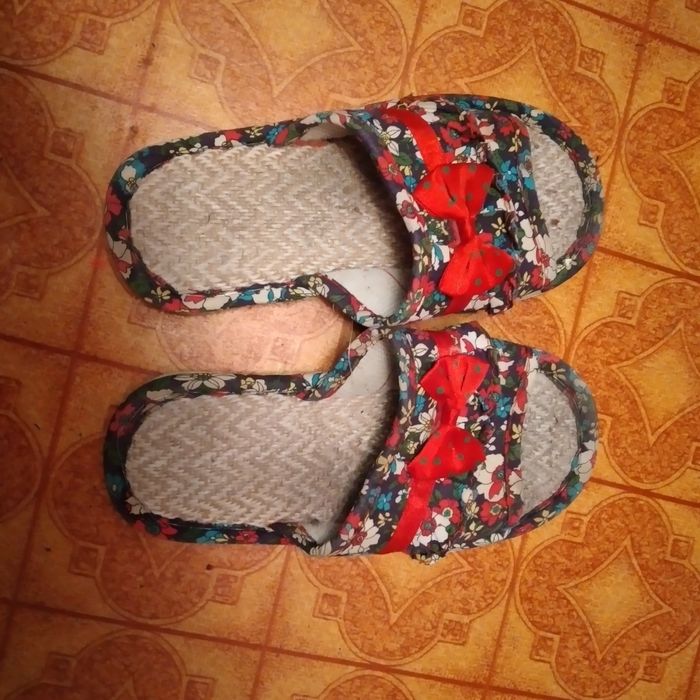 Продам тапочки. Размером 30-31