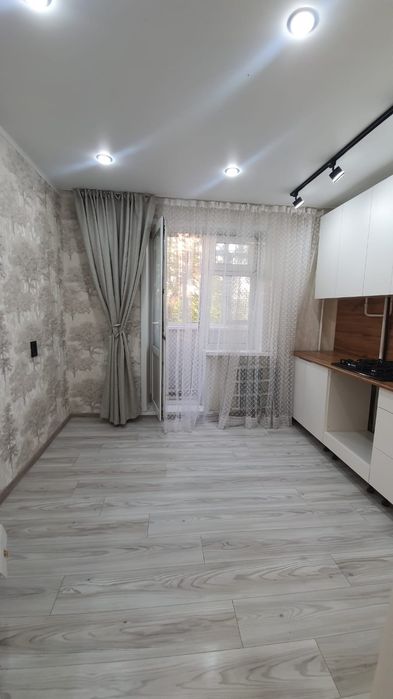 Продам 2 х ленинградку район ЦУМ
