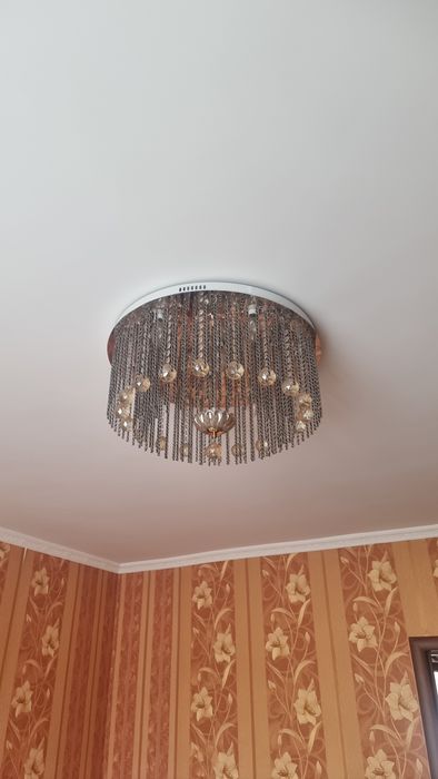 Продам люстры в отличном состоянии