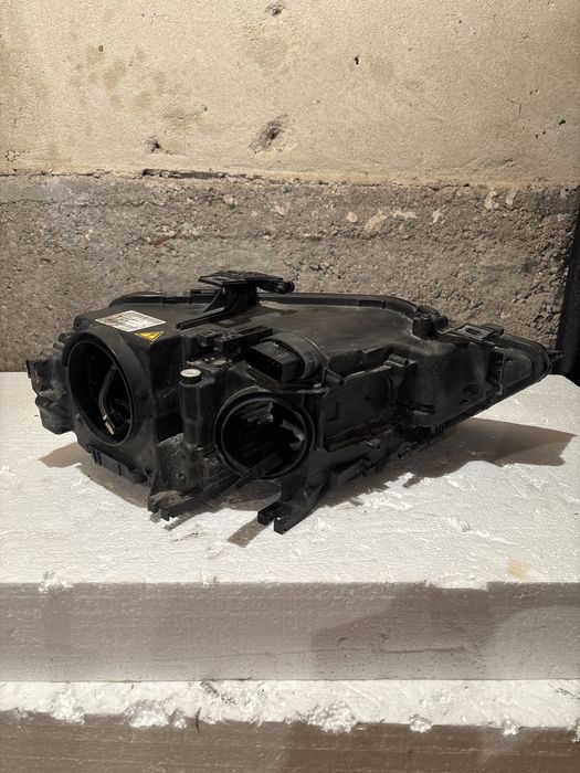 Фар Audi A4 B 8.5