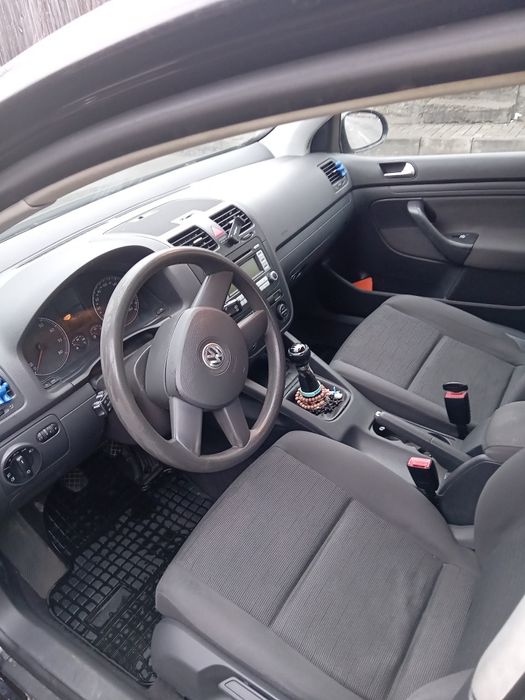 Vând Golf 5 an 2005