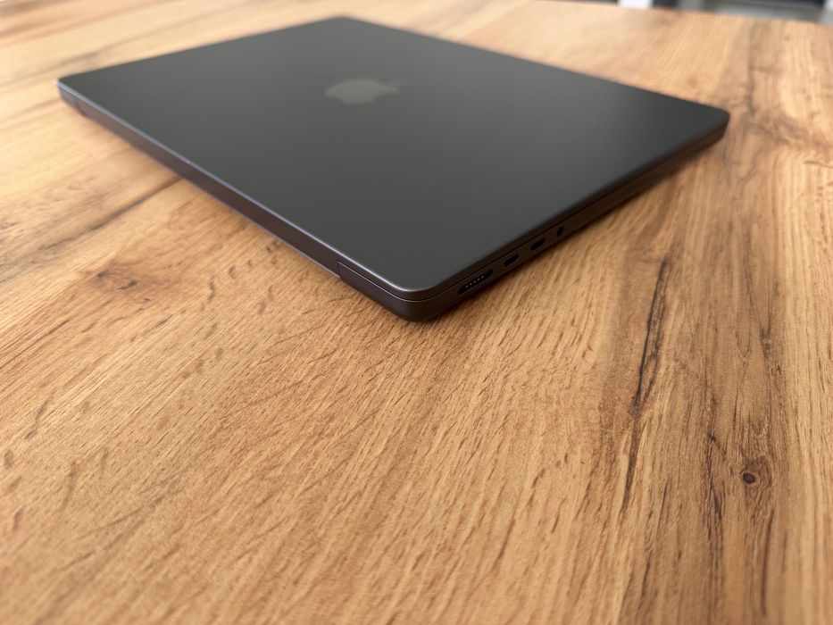 MacBook Pro 14" M4 10-CPU, 10-GPU, 16GB RAM, 1TB SSD