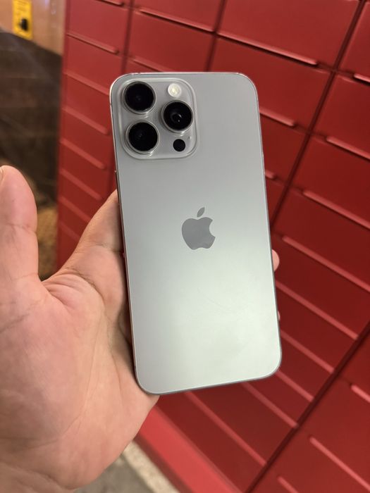 Продам iphone 15 pro max 256