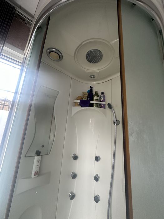 Продам душевую кабинку.