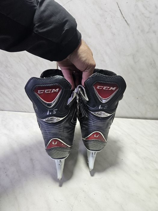 Patine 814 hochei hockey  CCM marime 33  (  22 cm)