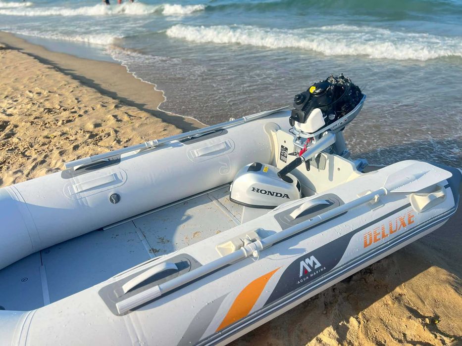 Продавам надуваема лодка AQUA MARINA с бензинов двигател Honda BF6DH