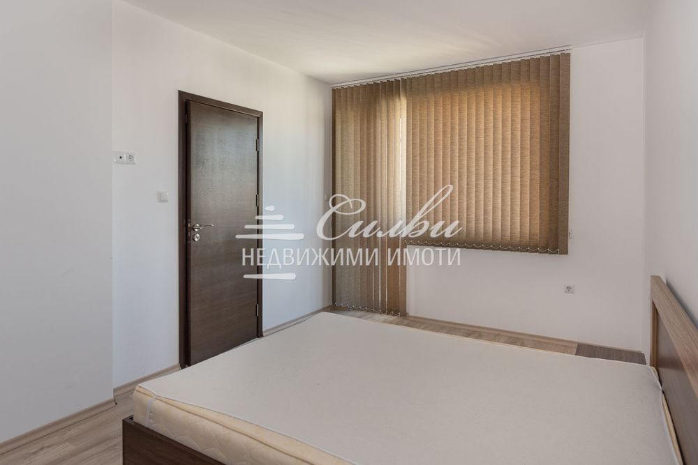 Дава се под наем Двустаен апартамент в Шумен, Център - 76 кв.м за 357 € - Снимка #5