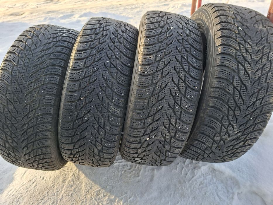 Продам шины. 215/55/17 нокиа