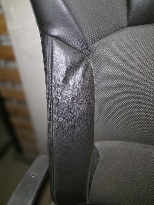 Офисное кресло большое