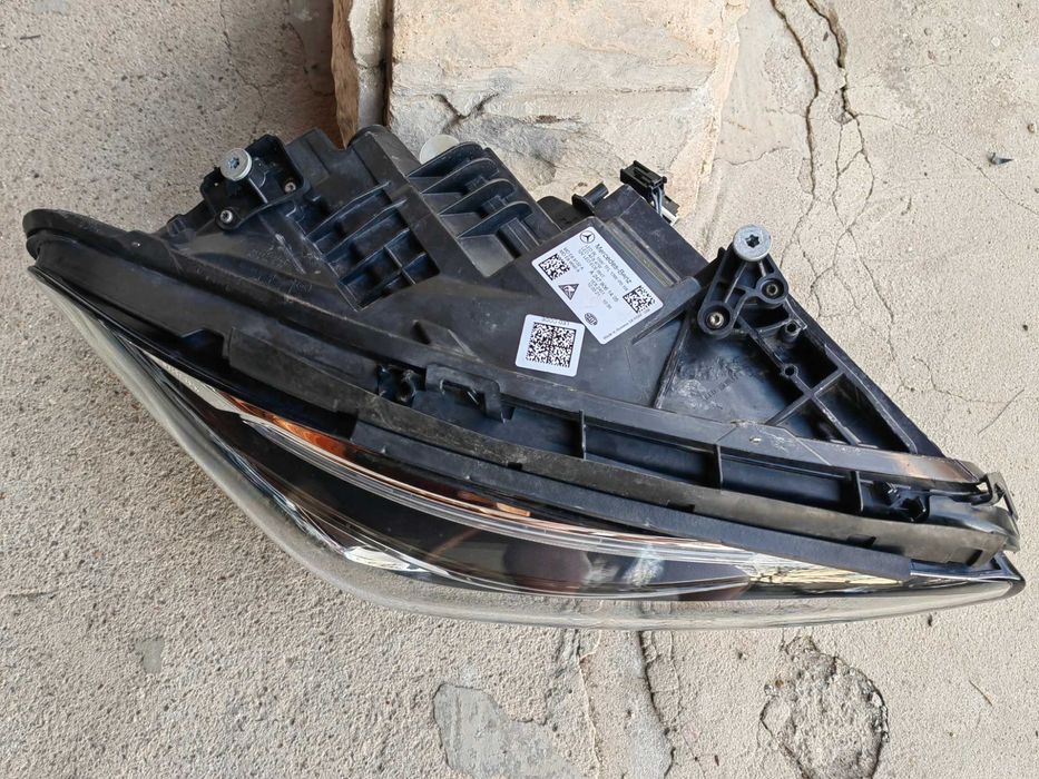 Фар Mercedes W247 B-Classa LED десен / Фар Мерцедес W247 Б-класа Оригинален