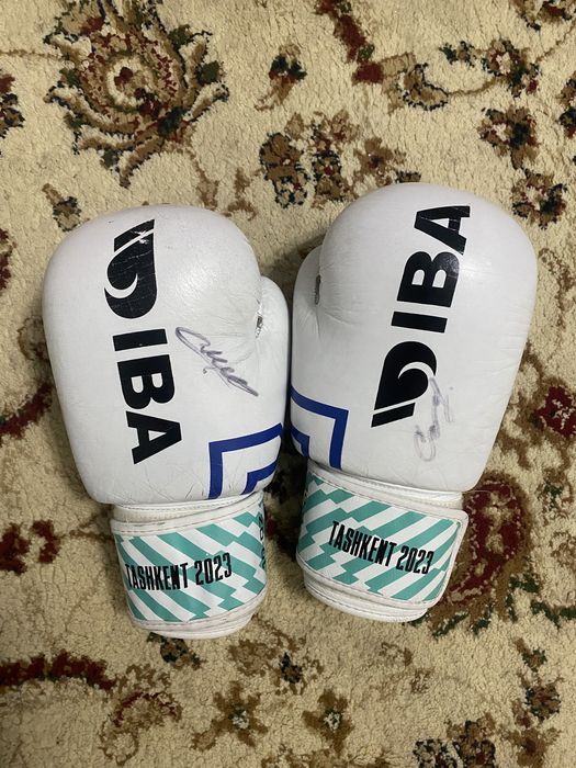 боксерские перчатки