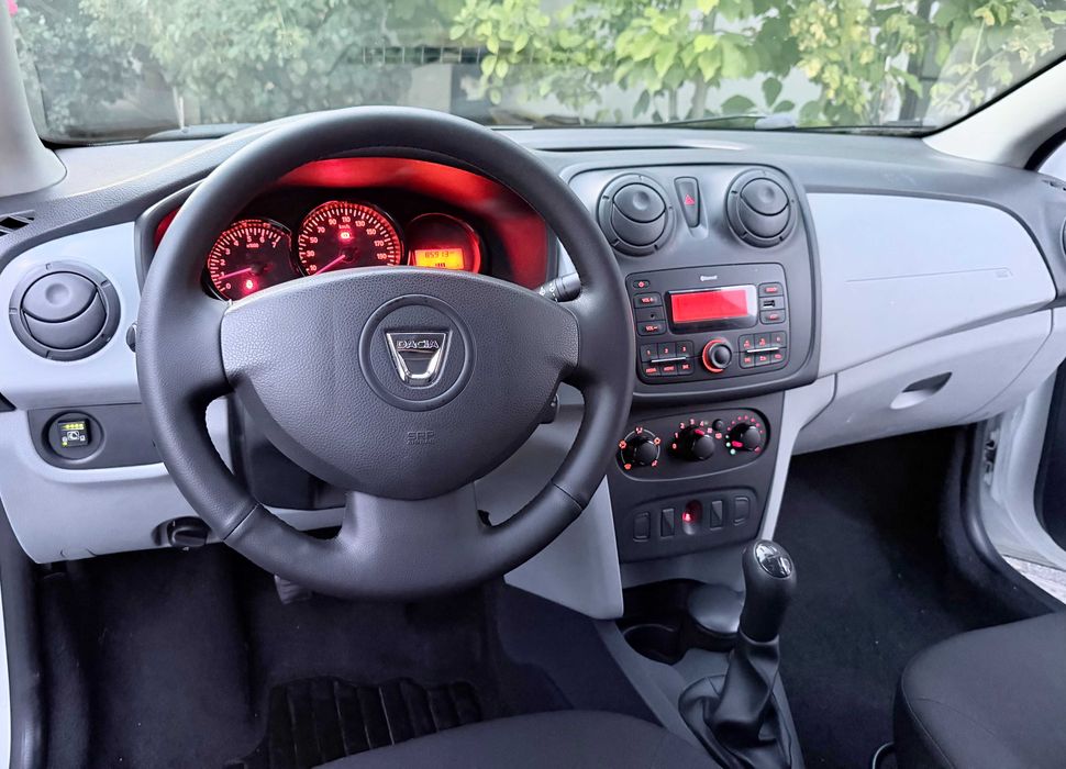 DACIA Logan 2013 — imagine 3