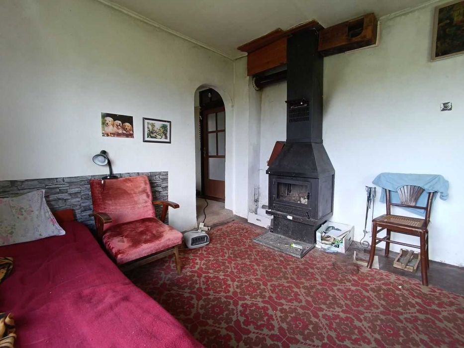 Двуетажна къща в село Гоздейка