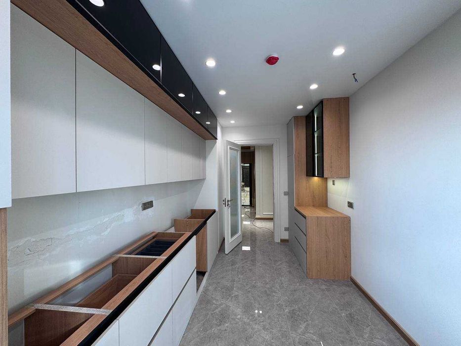 Новостройка в ЖК Saf Towers ITпарк 2/8/26 с ремонтом 70 кв.м. =