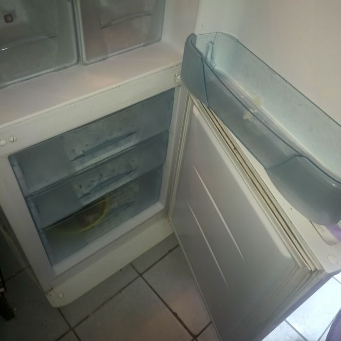 Продам холодильник бирюса