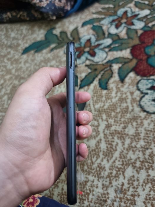 2 ta telefon SOTILADI (Realme + Redmi)