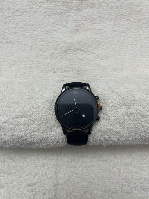 Часы  кварцевые.