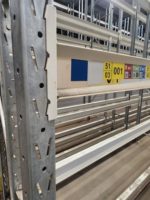 Rafturi metalic diferite