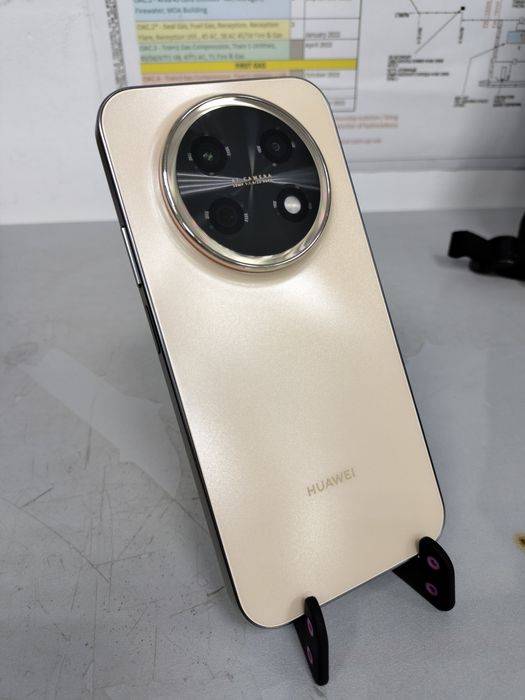 Продам Huawei nova 15 max на гарантии