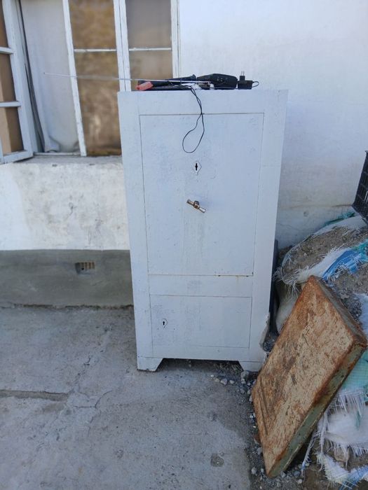 Металлический сейф