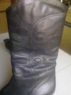 Продавам елегантни дамски кожени ботуши саламандър