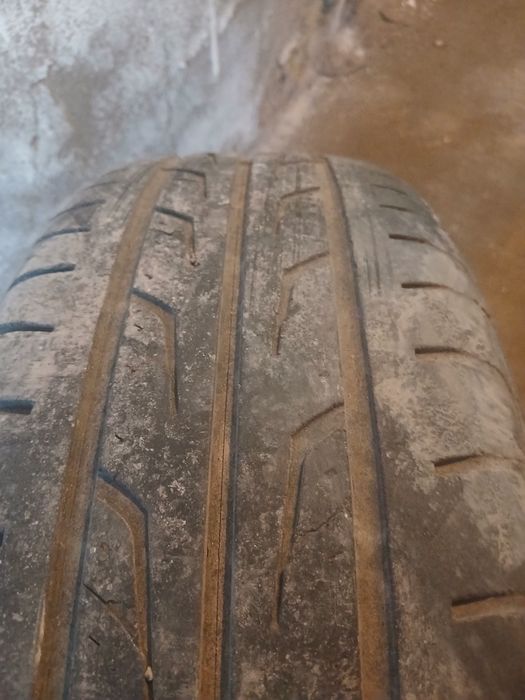 Шины б.у и диски на мерседес 124