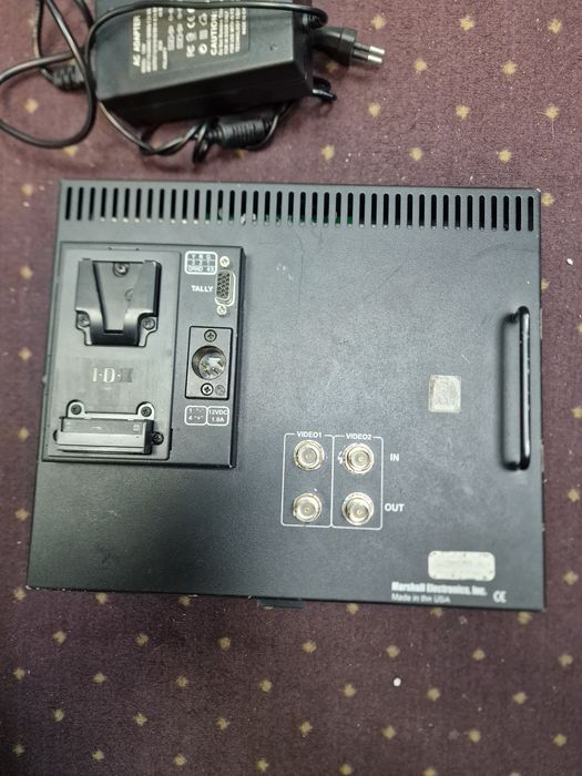 Amanet Vitan 107 / Monitor studio Marshall