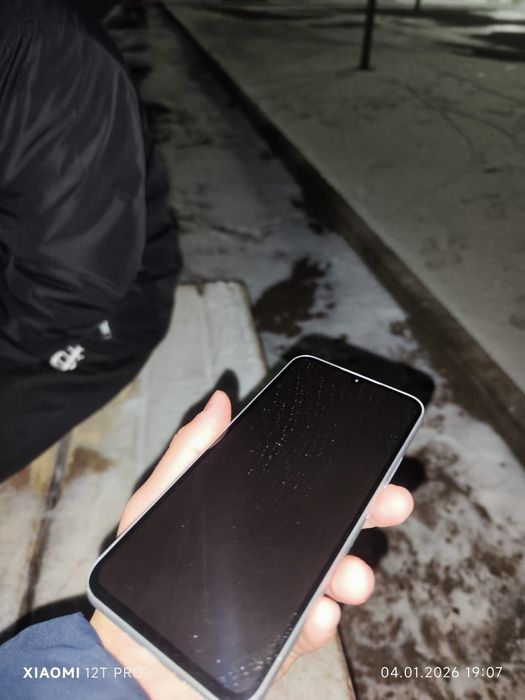 А34
256/8
Состояние 9,5/10
Коробка есть 
Пользовались очень аккуратно