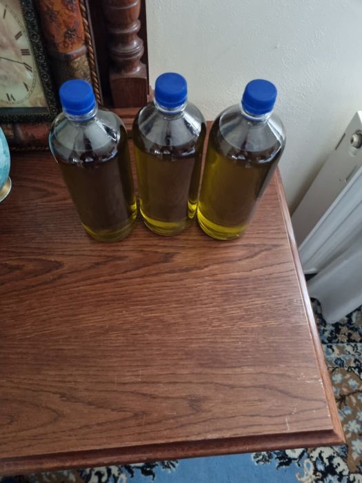 Ulei de măsline extravirgin 100% natural.