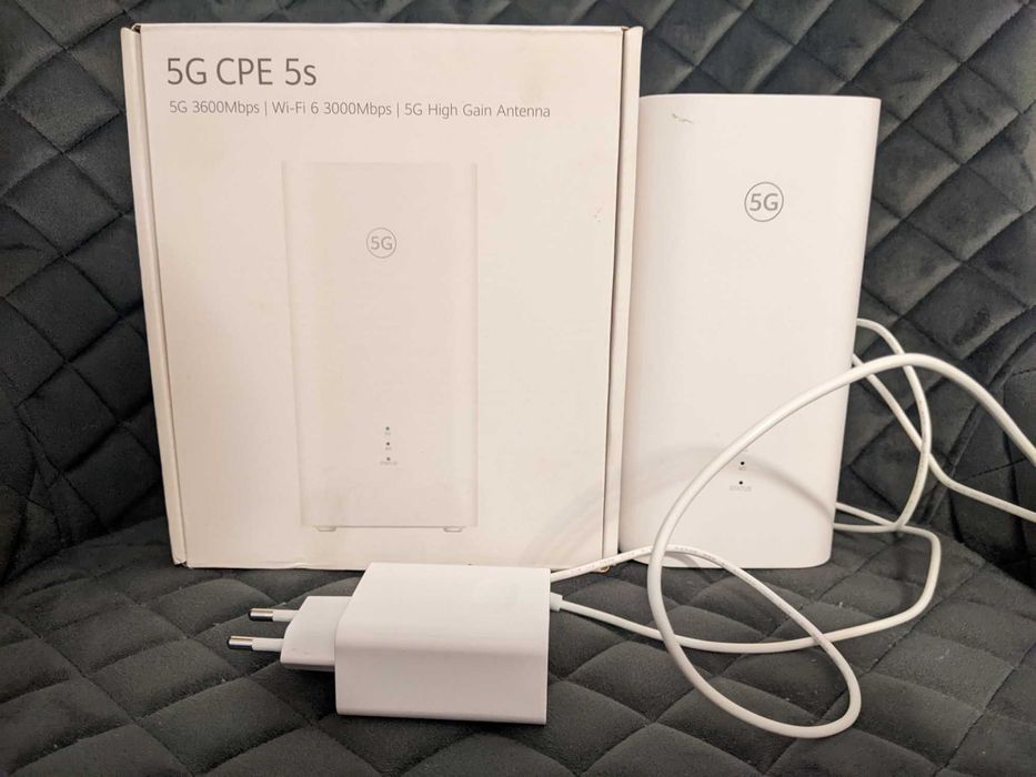 Router fix 5G HUAWEI CPE 5s, slot SIM 5G, Wi-Fi 6 AX3000 dual-band, porturi GE WAN/LAN auto-adaptabile BROVI H153-381