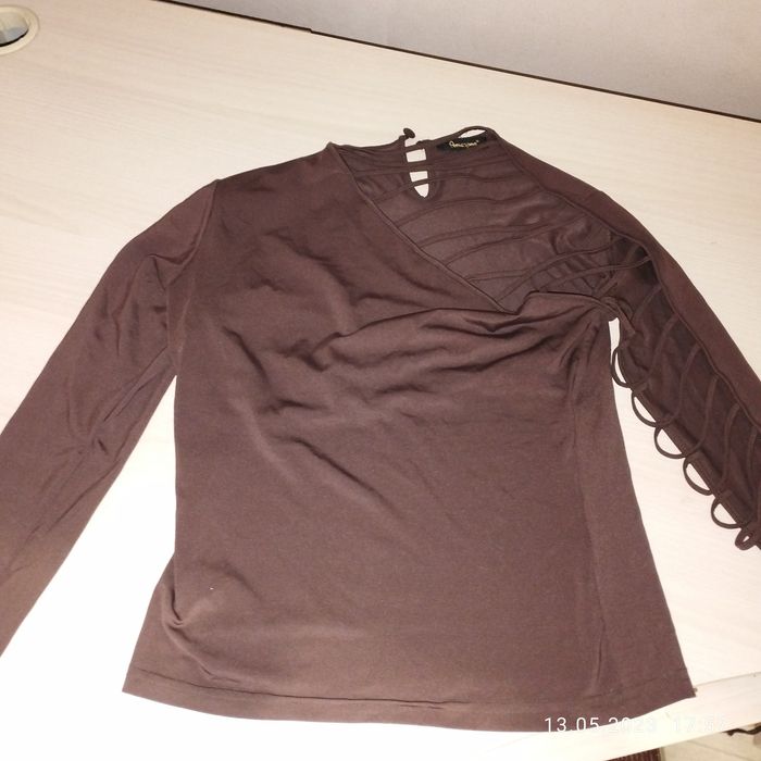 Коричневая блузка