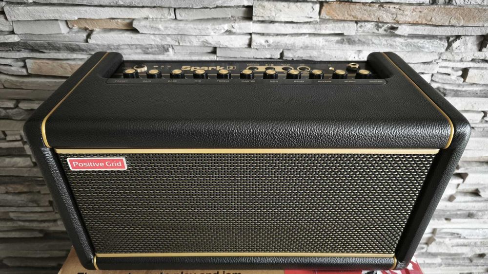 Pachet complet Positive Grid Spark 2 – amplificator smart 50W, multiefect, looper, acumulator, Spark Control X, Hotone Ampero II Press și husă