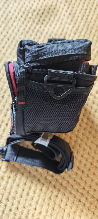 Чисто нов калъф за фотоапарат или камера.