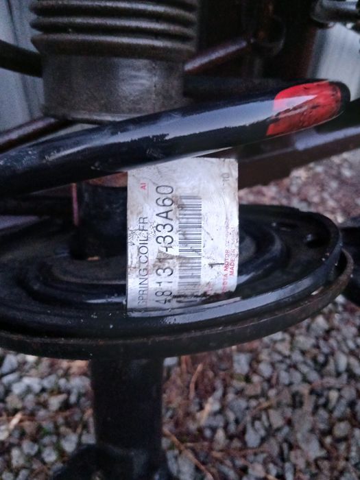 Стойки передние камри 40