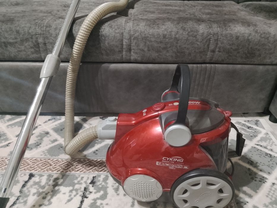 Продам пылесос !!!