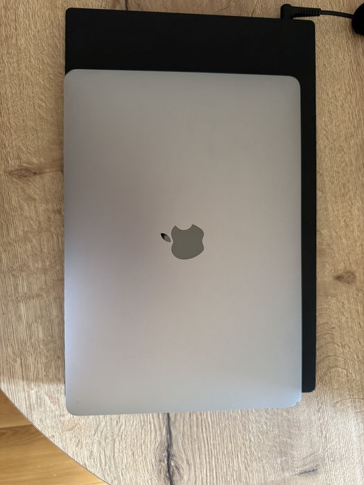Makbook pro 13 inch TouchBar