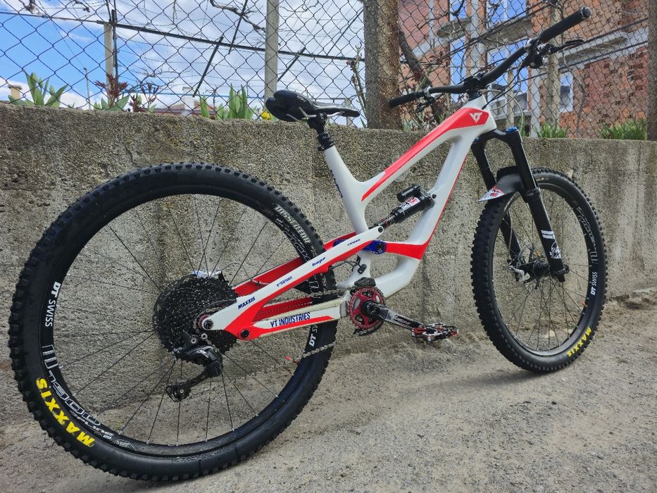 YT Capra  карбон 29  L размер Fox 36  Hope Спирачки 1х12 Скорости  XT