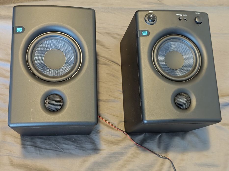 Vand o pereche boxe  Presonus Eris E4.5 Studio Monitor