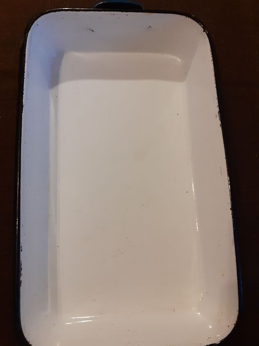 Vand tigaie cu 3 compartimente si capac, tava emailata, tavi minipizza