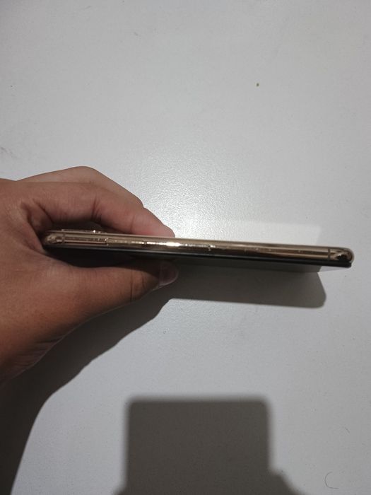 Айфон хс блокировонный