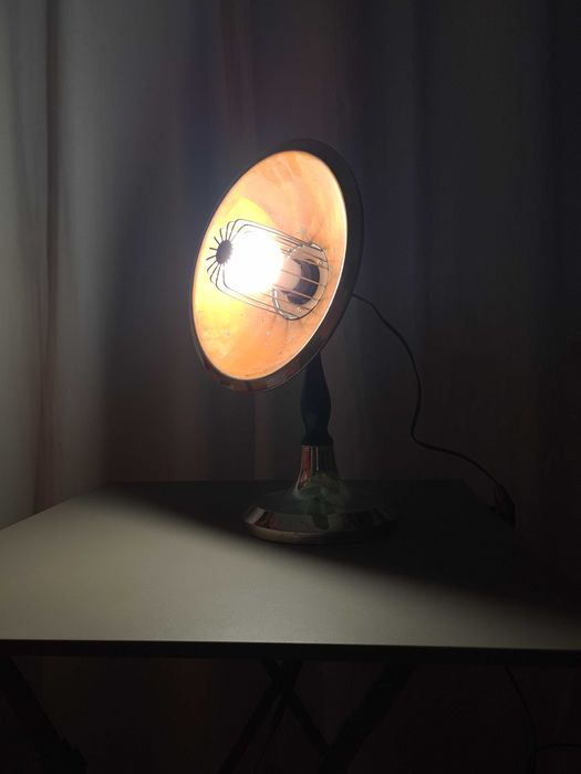 Lampa veche de caldura anii 50 transformata in veioza