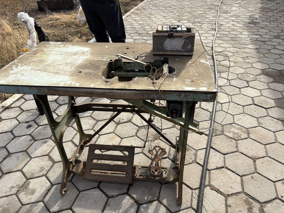 Продам оверлок промышленный