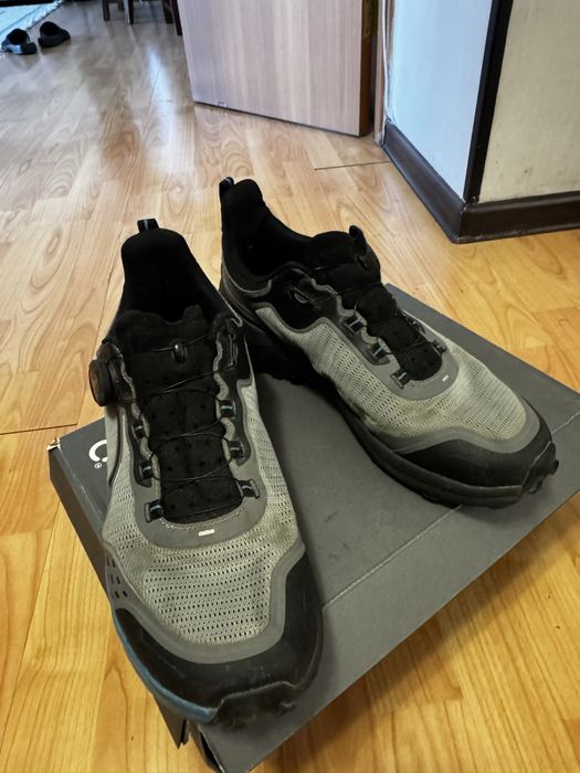 Трэкинговые кроссовки Humtto