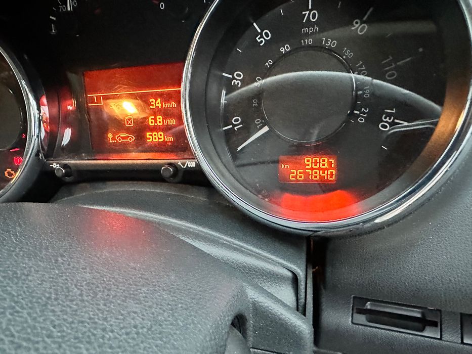 Peugeot 5008 7 местно, стъклен покрив