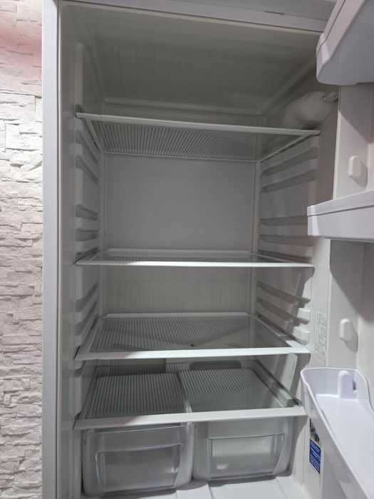 Холодильник Indesit