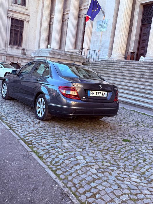 Mercedes-Benz C200 

// An de Fabricație 2010 E5 

// Culoare verde