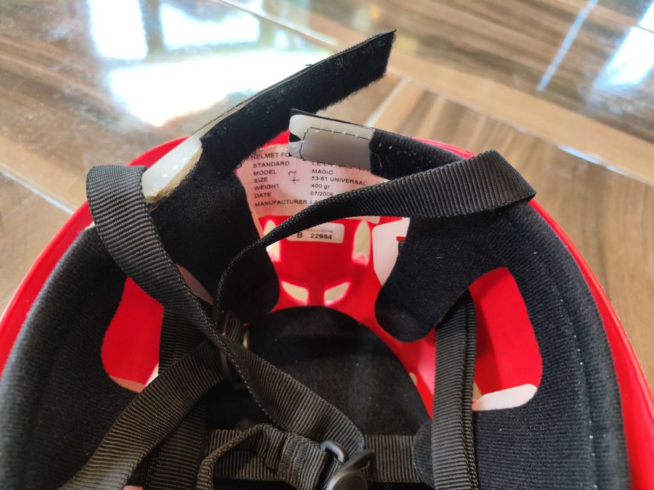 Алпийска каска Kong почти нова