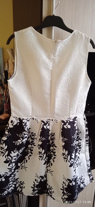 Официална рокля за девойки около 11-12 години