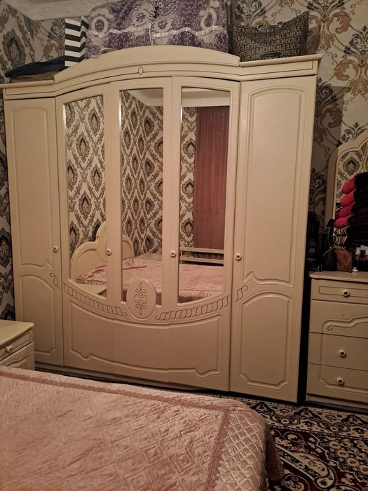 Спальный гарнитур